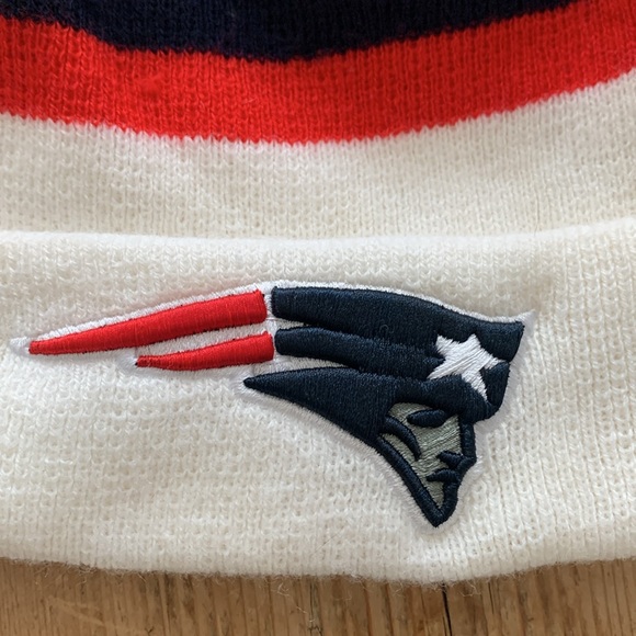Official New England Patriots Beanie - Picture 2 of 8